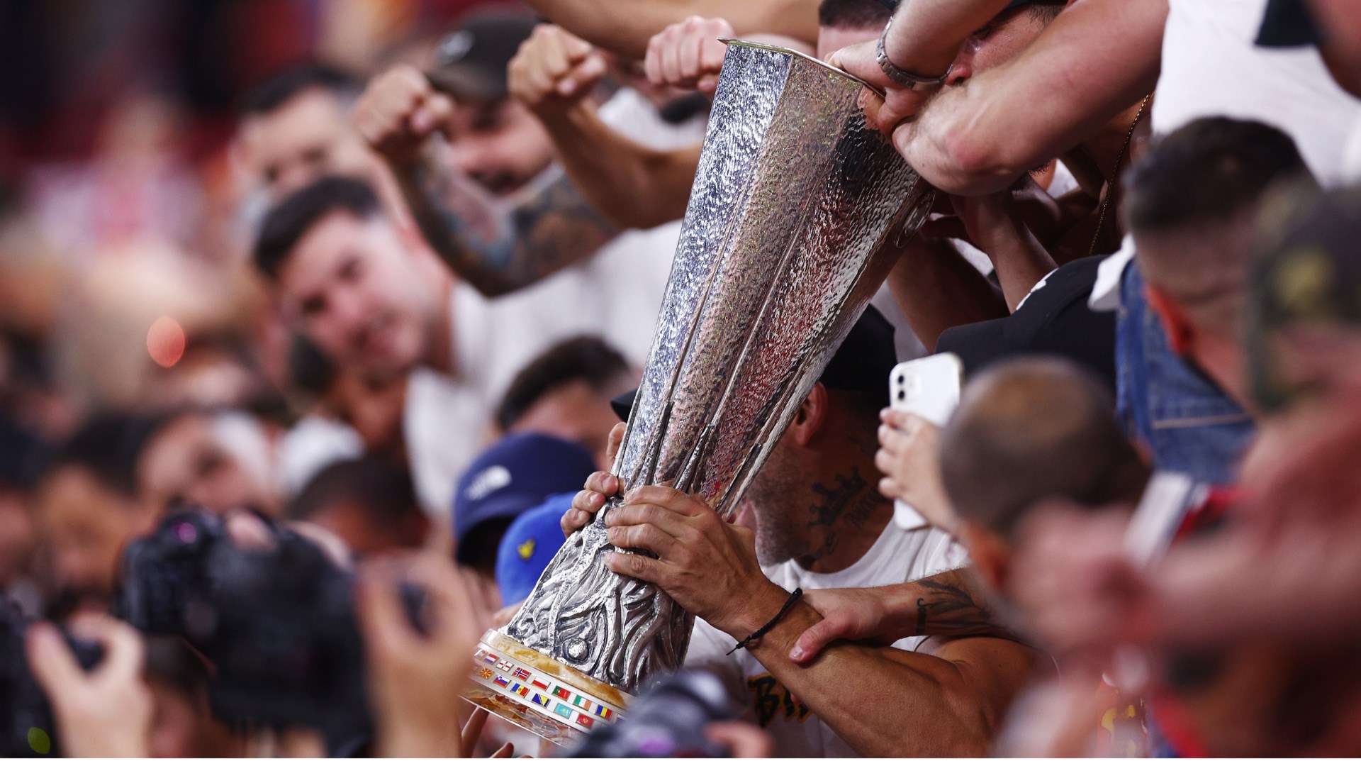 队阵容并为 队阵容并为